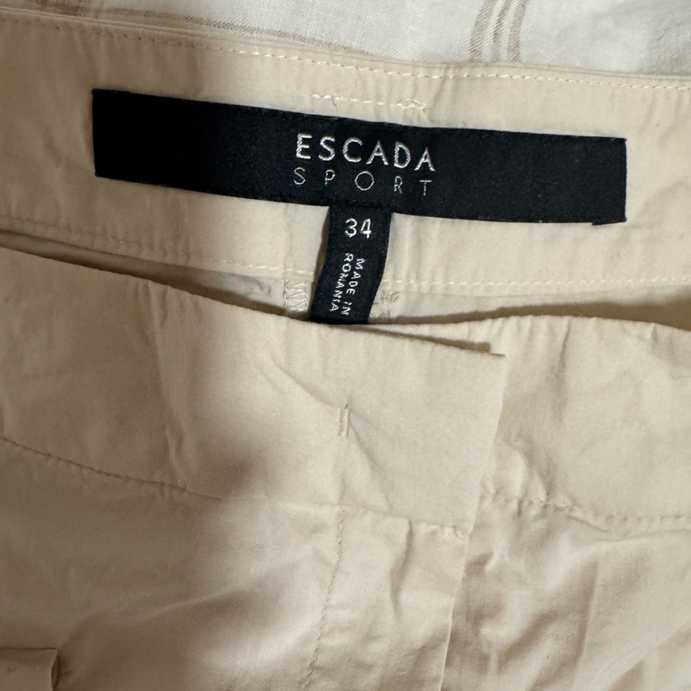 Escada Sport Cream Shorts - Picture 2 of 4